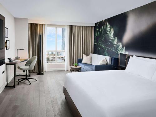 โรงแรมโนโวเทล โทรอนโต เซ็นเตอร์ (The Novotel Toronto Center Hotel) near หมู่เกาะโตรอนโต โรงแรมโนโวเทล โทรอนโต เซ็นเตอร์ (The Novotel Toronto Center Hotel) near หมู่เกาะโตรอนโต