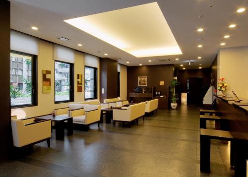 Lobby, Hotel Route Inn Nagoya Imaike Ekimae near Nagoya Domemae Yada Subway Station Lobby, Hotel Route Inn Nagoya Imaike Ekimae near Nagoya Domemae Yada Subway Station