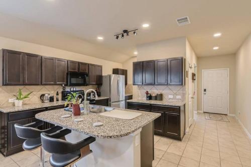 廚房, Serene 3BR Retreat near East Austin in 格蘭布魯克 廚房, Serene 3BR Retreat near East Austin in 格蘭布魯克