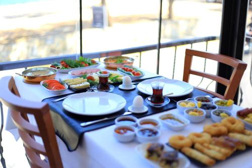 อาหารและเครื่องดื่ม, Çamlık 87 Hotel Ayvalık (Camlık 87 Hotel Ayvalık) in อยวาลิค อาหารและเครื่องดื่ม, Çamlık 87 Hotel Ayvalık (Camlık 87 Hotel Ayvalık) in อยวาลิค