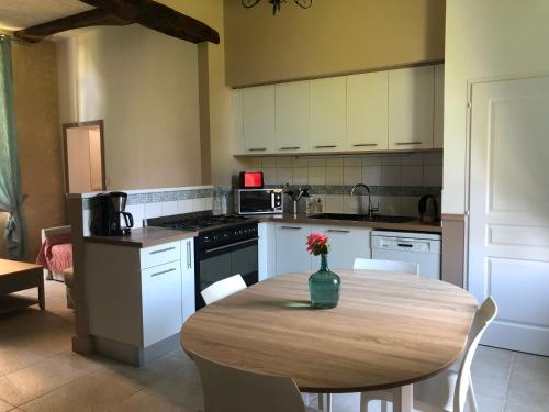 Konyha, Gîte du Sacré-Coeur - Mauléon- proche Puy du fou (Gite du Sacre-Coeur - Mauleon- proche Puy du fou) in Mauléon (Poitou-Charentes) Konyha, Gîte du Sacré-Coeur - Mauléon- proche Puy du fou (Gite du Sacre-Coeur - Mauleon- proche Puy du fou) in Mauléon (Poitou-Charentes)