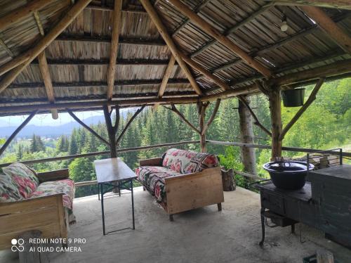 Erkély/terasz, Căsuța de la munte (Casuta de la munte) in Piatra-Fantanele Erkély/terasz, Căsuța de la munte (Casuta de la munte) in Piatra-Fantanele