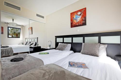 Luxury 3 pièce Garden Apartment in Cannes Marina