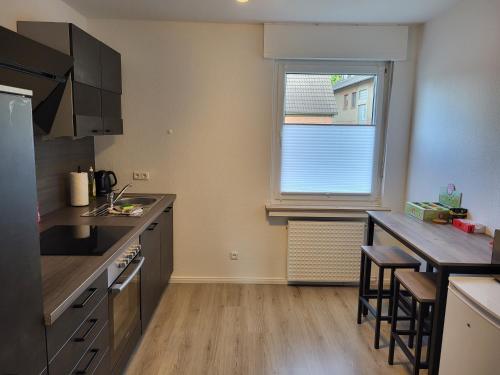 廚房, 4-Zimmer-Ferienwohnung, modern, Küche, WLAN, Netflix (4-Zimmer-Ferienwohnung, modern, Kuche, WLAN, Netflix) in 卡斯楚普勞克塞爾 廚房, 4-Zimmer-Ferienwohnung, modern, Küche, WLAN, Netflix (4-Zimmer-Ferienwohnung, modern, Kuche, WLAN, Netflix) in 卡斯楚普勞克塞爾