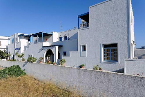 MANOUSOS ROOMS in Milos Island MANOUSOS ROOMS in Milos Island