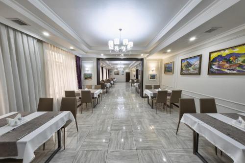 Restoran, Osh Grand Hotel Chavo in Oş Restoran, Osh Grand Hotel Chavo in Oş