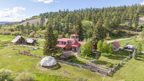 3076 W Highway 160 - Main House in Mancos (CO) 3076 W Highway 160 - Main House in Mancos (CO)