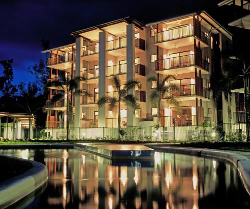 Exterior view, Blue Lagoon Resort in Cairns Exterior view, Blue Lagoon Resort in Cairns