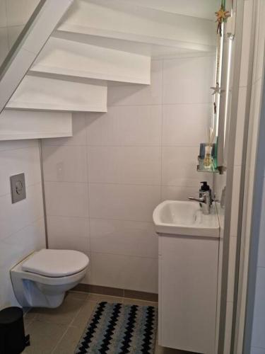 Apartment near center / free P in Alesund Apartment near center / free P in Alesund