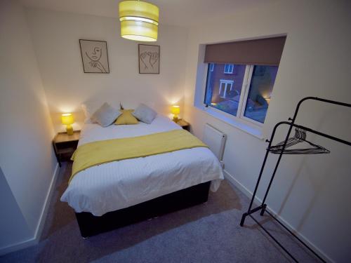 Ideal Lodgings in Radcliffe