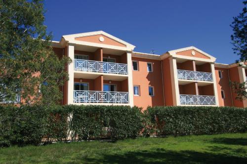 Exterior view, Lagrange Vacances Le Domaine des Grands Pins in Vallon de Coste Exterior view, Lagrange Vacances Le Domaine des Grands Pins in Vallon de Coste