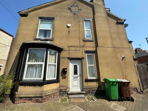 Entrance, Self-Contained Ground Floor Flat in Near Center Entrance, Self-Contained Ground Floor Flat in Near Center