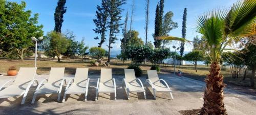 Villa Laguna -house by the beach in Karavomilos Villa Laguna -house by the beach in Karavomilos