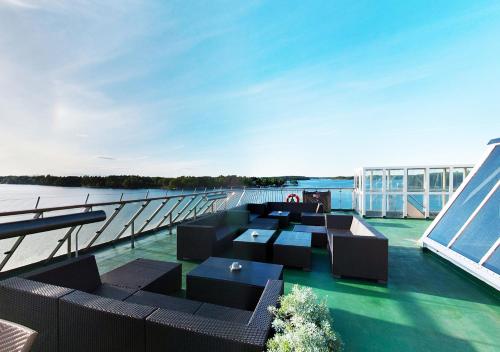 Faciliteiten, Viking Line ferry Viking Cinderella - One-way journey from Helsinki to Stockholm near Kaivopuisto Faciliteiten, Viking Line ferry Viking Cinderella - One-way journey from Helsinki to Stockholm near Kaivopuisto