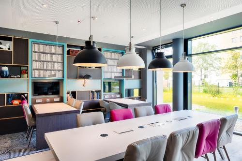Bar/lounge, Premier Inn Berlin Airport in Airport Berlin-Schonefeld Bar/lounge, Premier Inn Berlin Airport in Airport Berlin-Schonefeld