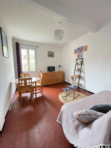 T2 dans le vieil Antibes