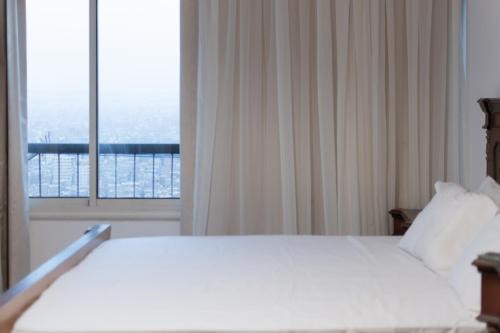 Cairo - Maadi, Pyramids and Nile View Luxury Apartment