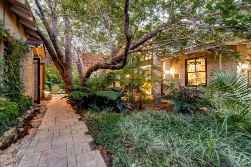 Vista exterior, Mbano Manor Hotel Victoria Falls in Victoria Falls Vista exterior, Mbano Manor Hotel Victoria Falls in Victoria Falls