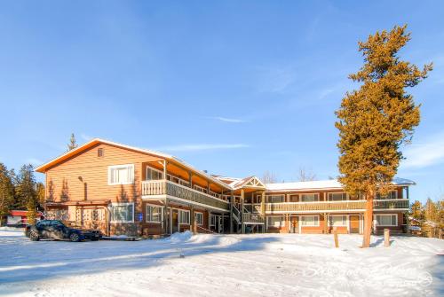 Petite Remodeled Corner Unit with Lots of Light, Onsite Hot Tubs, Walk to Town PM4A in Four O'Clock Petite Remodeled Corner Unit with Lots of Light, Onsite Hot Tubs, Walk to Town PM4A in Four O'Clock