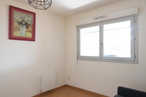 Spacious cocoon with terrace just outside Paris