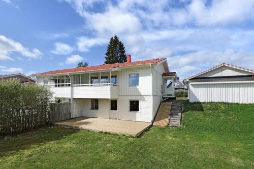 Guestly Homes - 4BR Villa, 6 Beds with 2 Showers