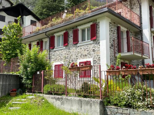 Villa Irma in Chiesa In Valmalenco Villa Irma in Chiesa In Valmalenco