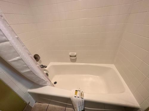 Super 8 By Wyndham Eau Claire Wi in Eau Claire (WI) Super 8 By Wyndham Eau Claire Wi in Eau Claire (WI)