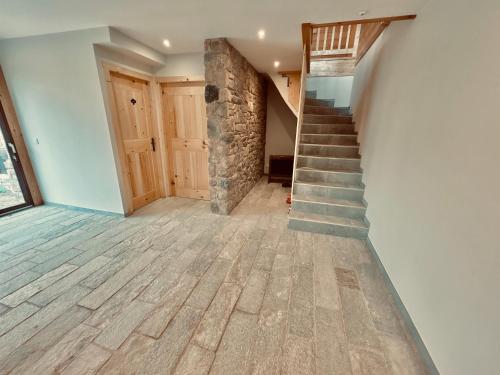 Bejárat, Gîte Chalet La Vie Sauvage (Gite Chalet La Vie Sauvage) in Château-Ville-Vieille Bejárat, Gîte Chalet La Vie Sauvage (Gite Chalet La Vie Sauvage) in Château-Ville-Vieille