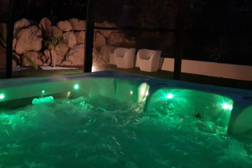 La Bonne Etoile Marseille ! Hebergement romantique ! Jacuzzi et Piscine in La Valentine La Bonne Etoile Marseille ! Hebergement romantique ! Jacuzzi et Piscine in La Valentine
