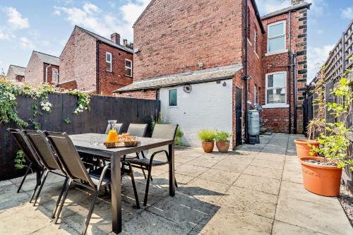 3-bedroom home with free parking&flexible bed configuration in High Harrogate 3-bedroom home with free parking&flexible bed configuration in High Harrogate