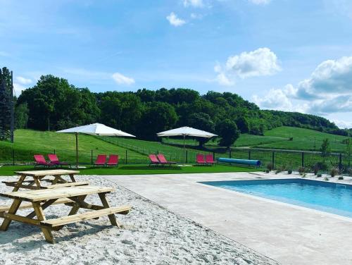 Swimming pool, Domaine de Villot in Sembas Swimming pool, Domaine de Villot in Sembas