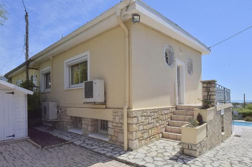 Family house with swimming pool & sea view in Maure Family house with swimming pool & sea view in Maure