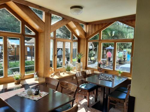 Étterem, Waldhotel Pfarrmühle (Waldhotel Pfarrmuhle) in Eisenberg Étterem, Waldhotel Pfarrmühle (Waldhotel Pfarrmuhle) in Eisenberg