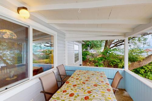 Sweet Sunrise in Кеука Парк (Нью-Йорк) Sweet Sunrise in Кеука Парк (Нью-Йорк)