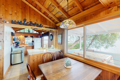 Sweet Sunrise in Кеука Парк (Нью-Йорк) Sweet Sunrise in Кеука Парк (Нью-Йорк)