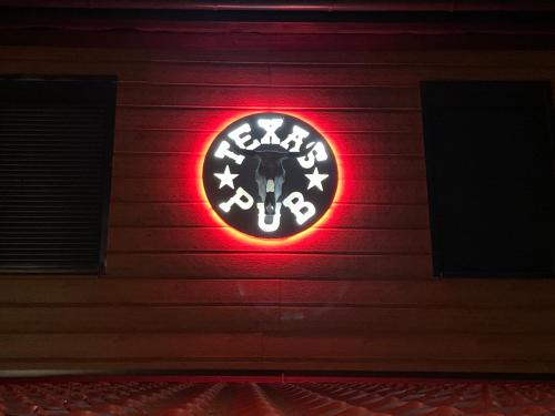 Texas pub & apartman