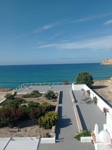 Maistrali in جزيرة ميلوس Maistrali in جزيرة ميلوس