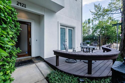 Montrose Lodge by Dunyha in Houston (TX) Montrose Lodge by Dunyha in Houston (TX)