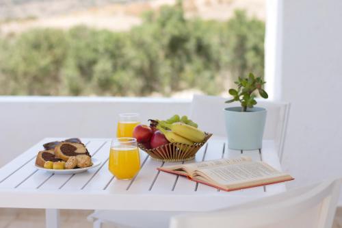Sarantis Suites & Apartments in Мілос Sarantis Suites & Apartments in Мілос