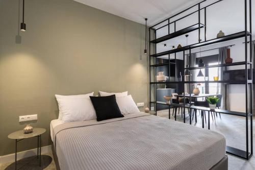 Academy Elegant Apartment #102