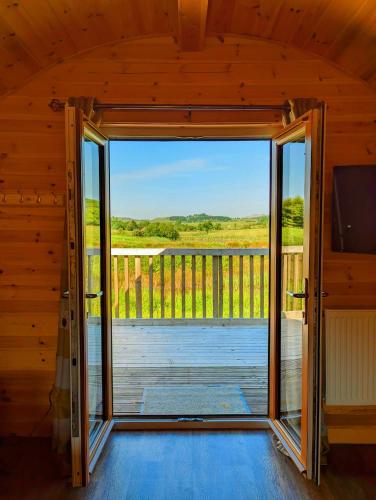 Pond View Pod 2 with Private Hot Tub - Fife - Loch Leven - Lomond Hills in Bowershall Pond View Pod 2 with Private Hot Tub - Fife - Loch Leven - Lomond Hills in Bowershall