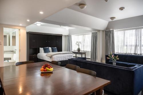 Bay Plaza Hotel in โอเรียนทอลพาเหรด Bay Plaza Hotel in โอเรียนทอลพาเหรด
