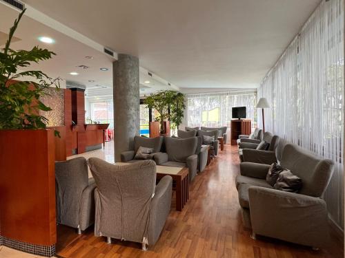 Фойє, Hotel Alemagna in Бібіоне Фойє, Hotel Alemagna in Бібіоне