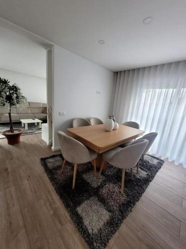 Cidade_Berço House (Cidade_Berco House) in อะซูเรม Cidade_Berço House (Cidade_Berco House) in อะซูเรม