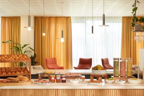 Food and beverages, OKKO Hotels Paris Rosa Parks in 19th - Buttes-Chaumont Food and beverages, OKKO Hotels Paris Rosa Parks in 19th - Buttes-Chaumont