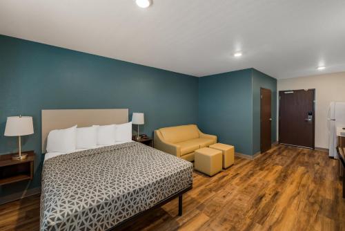 WoodSpring Suites West Palm Beach in West Palm Beach (FL) WoodSpring Suites West Palm Beach in West Palm Beach (FL)