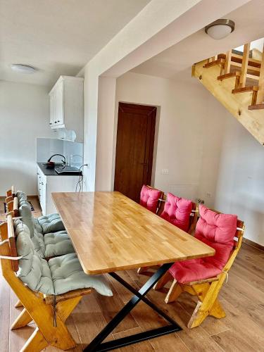 Hotel Te Liqeni in Peje Hotel Te Liqeni in Peje