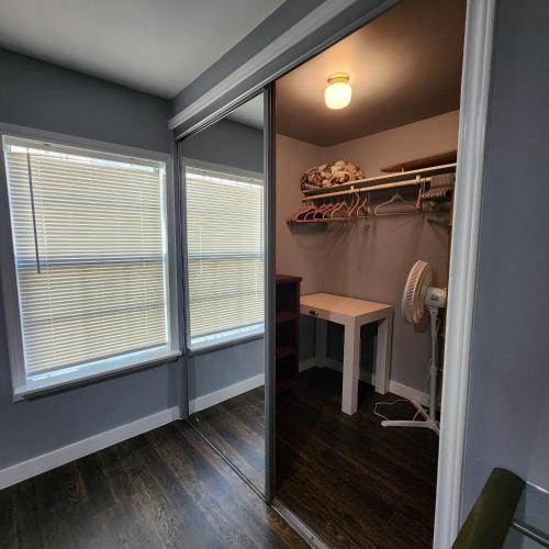*Love Field* Guesthouse close to Dallas Downtown & Medical District in Университетский Парк *Love Field* Guesthouse close to Dallas Downtown & Medical District in Университетский Парк