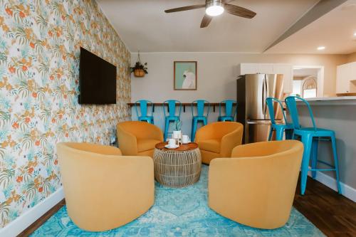 Fun boho home - heated pool, near beach in Gulfport (FL) Fun boho home - heated pool, near beach in Gulfport (FL)