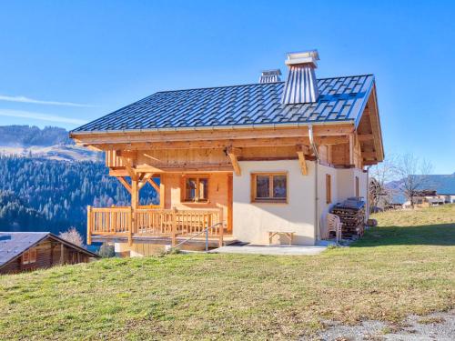 Chalet typique, 4 chambres, vue montagne, WIFI, parking - FR-1-505-66 in Notre Dame De Bellecombe Chalet typique, 4 chambres, vue montagne, WIFI, parking - FR-1-505-66 in Notre Dame De Bellecombe